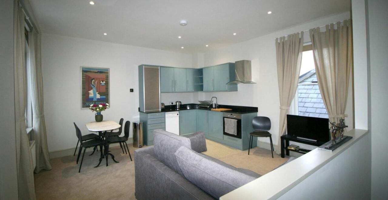 לונדון Stylish Light-Filled 1 Bedroom Flat In Hammersmith מראה חיצוני תמונה