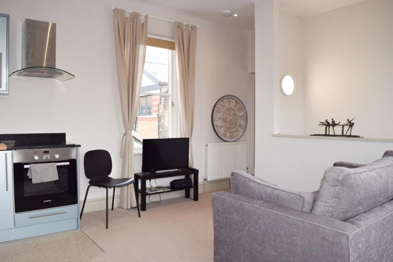 לונדון Stylish Light-Filled 1 Bedroom Flat In Hammersmith מראה חיצוני תמונה